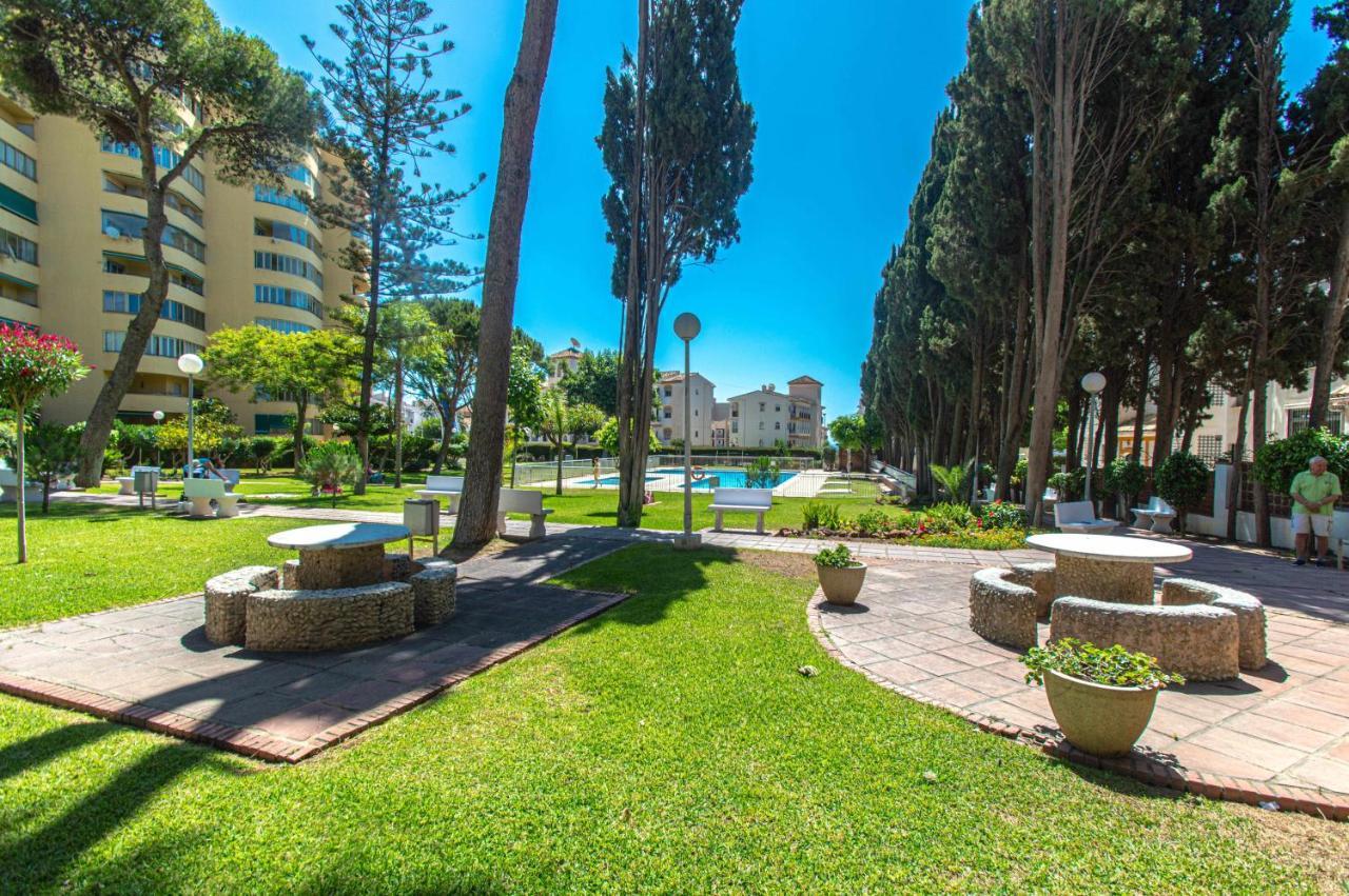 Ferienwohnung El Rocio En La Playa De Cariluela Torremolinos Exterior foto